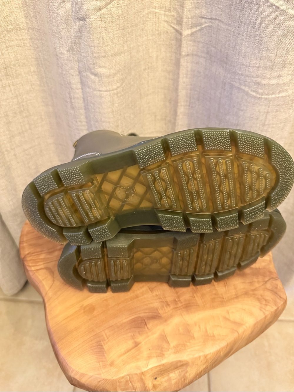 Dr. Martens Charlee Chukka Boots Olive Green NWOT Women’s US 8 EU 39 - Picture 4 of 6